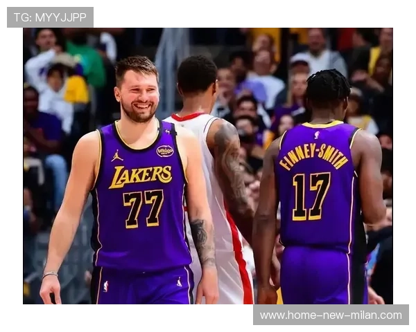 湖人“三巨头”耀眼夜：他们合砍75分，重新点燃冠军梦想