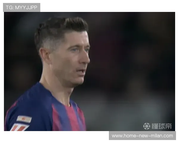 巴萨点球战中莱万稳稳罚中，球队士气大振